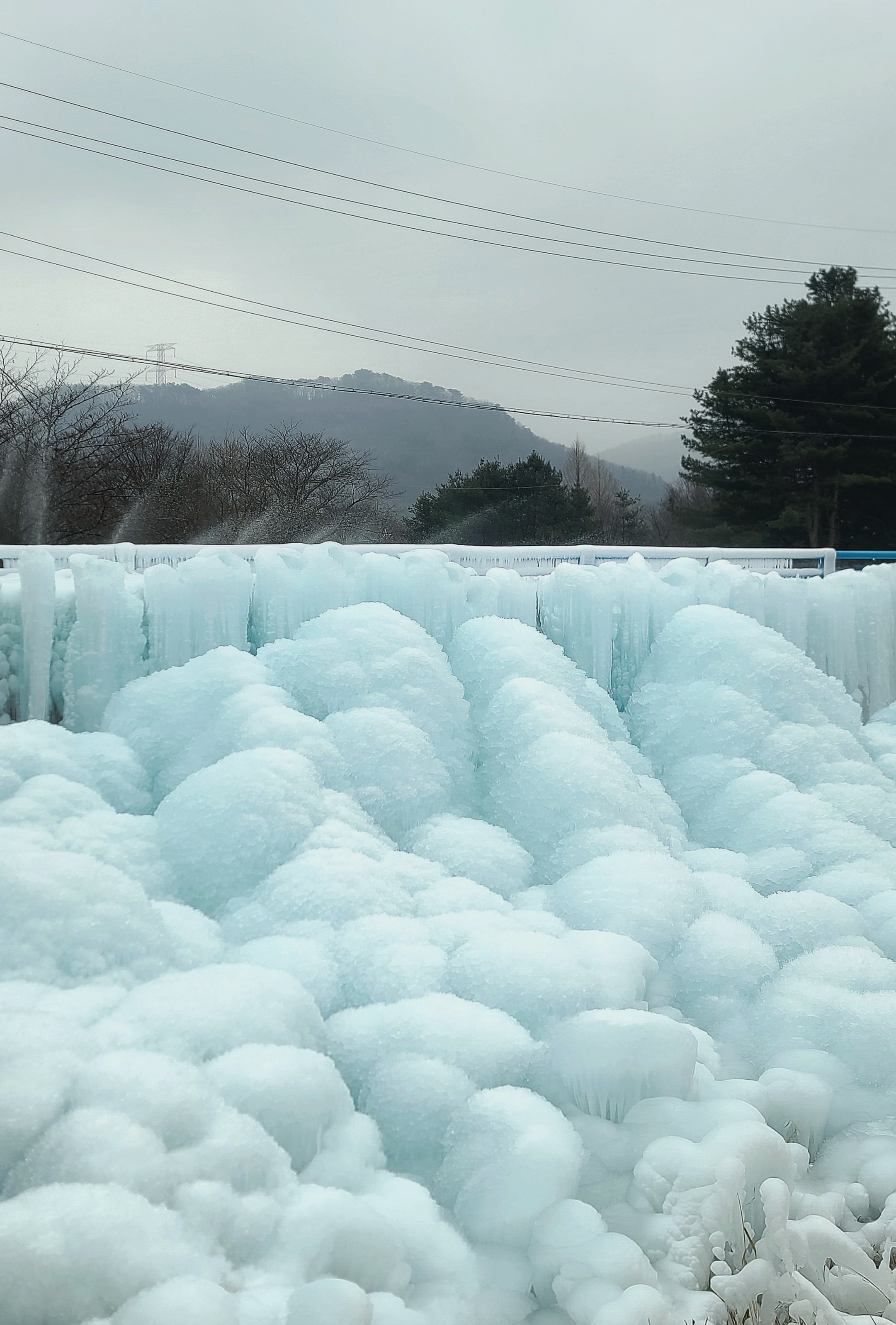 주차장 빙벽.jpg